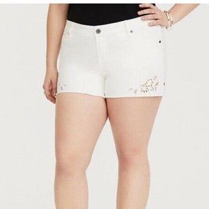 Torrid White Jean Shorts Laser Embroidery NWT